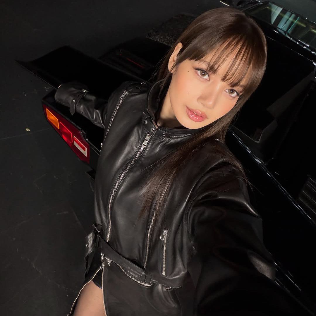 Foto aktivitas terbaru Lisa (BLACKPINK)