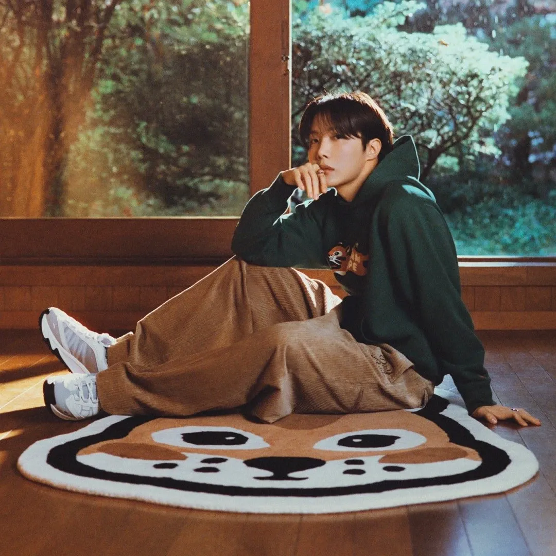 제이홉 (방탄소년단)의 최신 사진