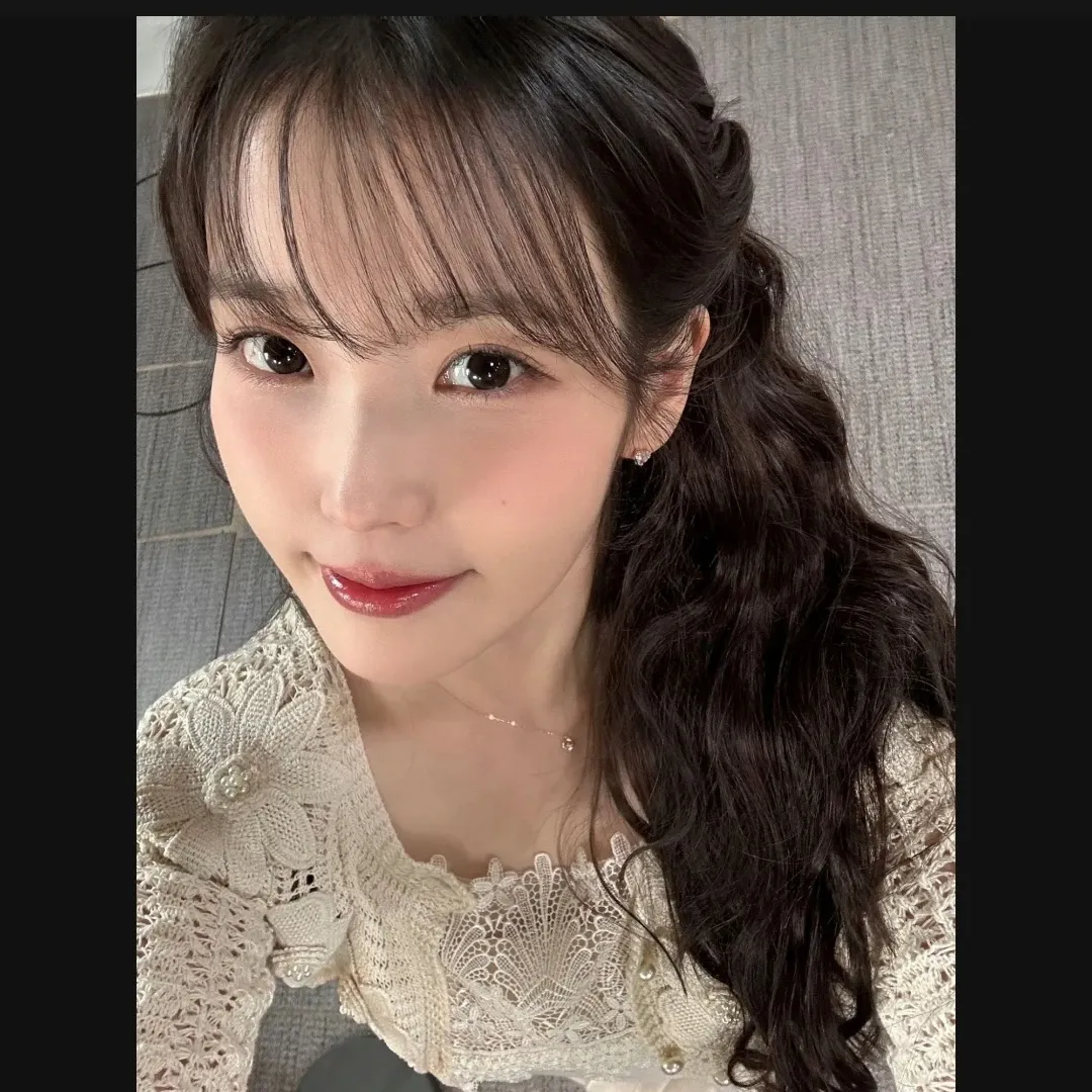Foto aktivitas terbaru IU