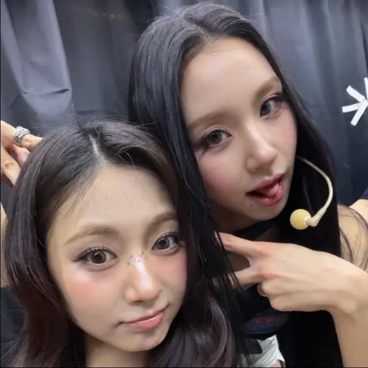 A moment captured by Tzuyu (TWICE)'s fan
