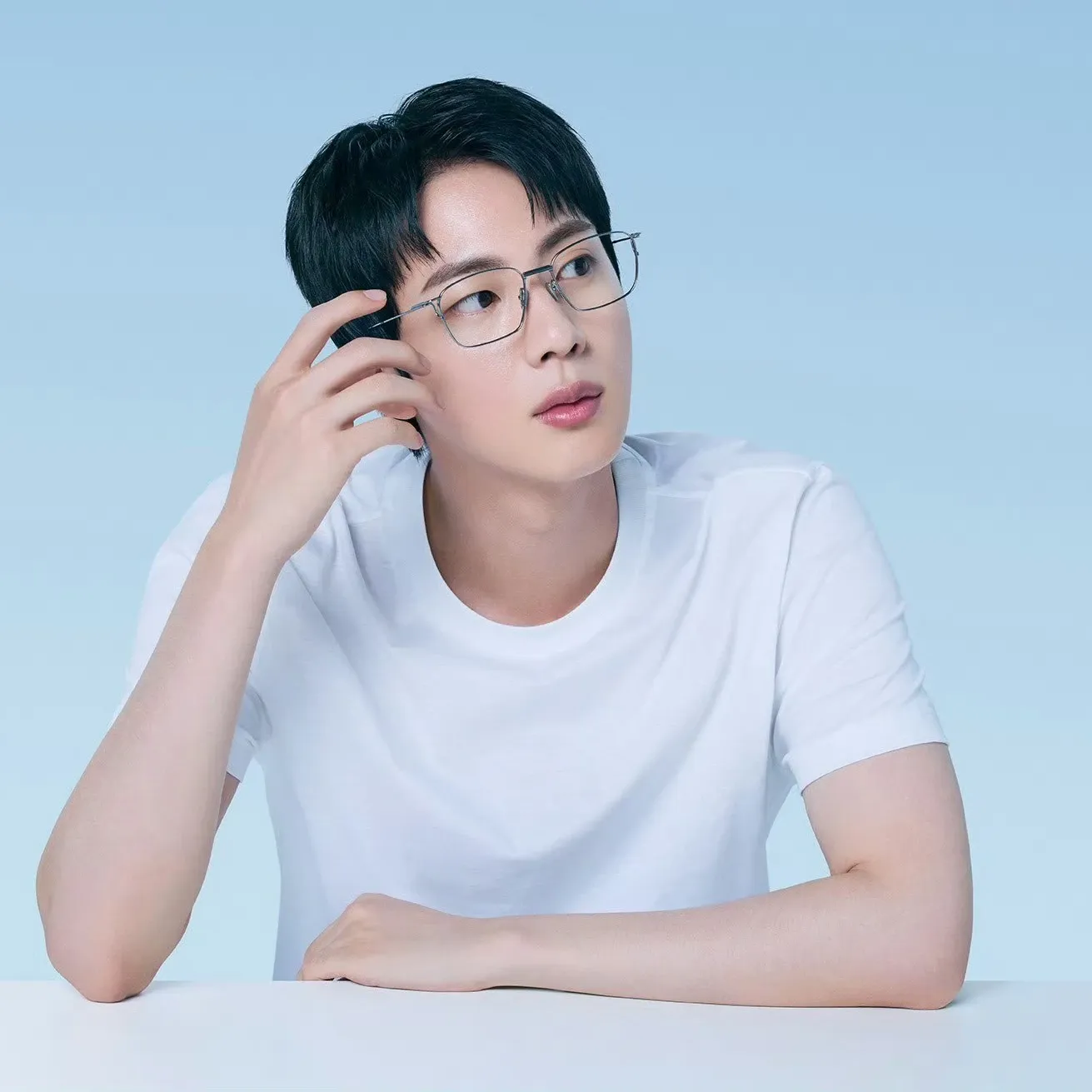 진 (방탄소년단) 최근 활동샷