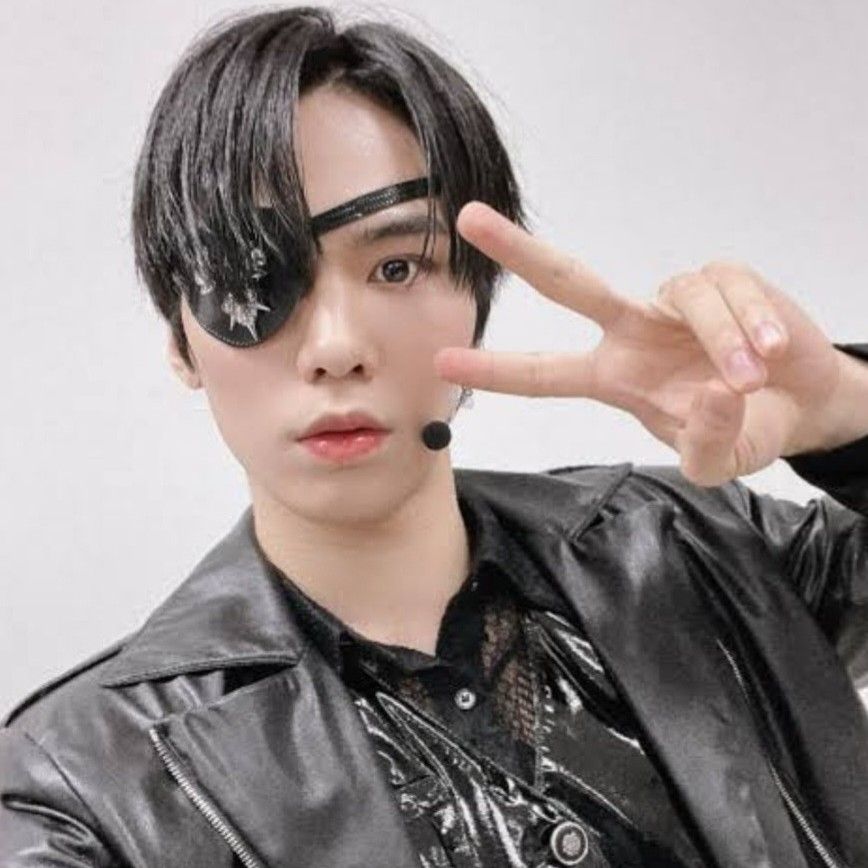 A moment captured by Rocky's fan