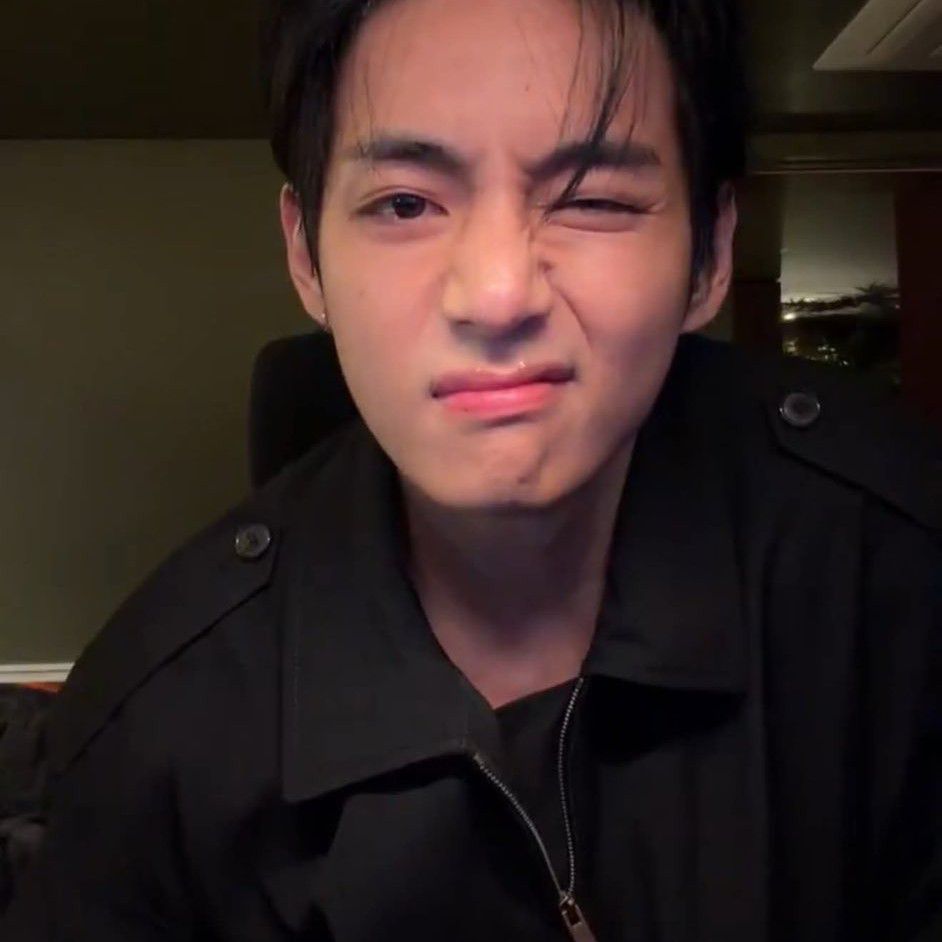 V (防弹少年团)的最新照片