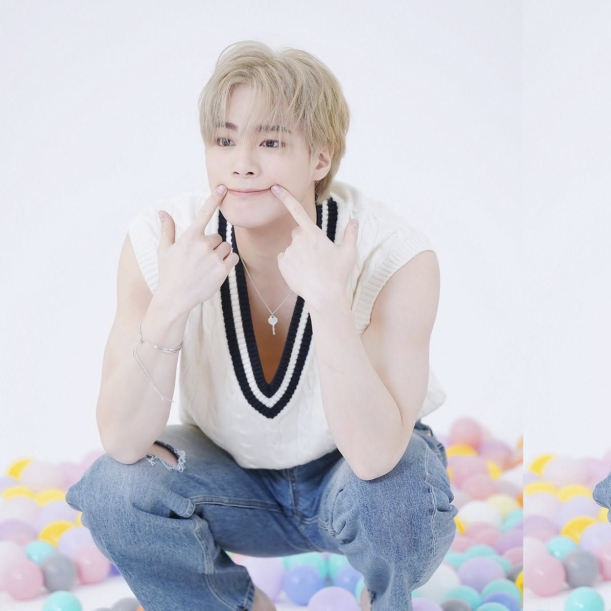 ASTROの舞台裏ショット