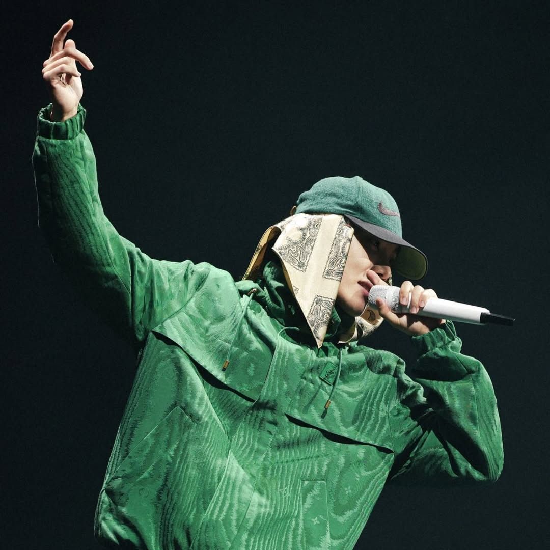 J-hope (防彈少年團)的幕後花絮