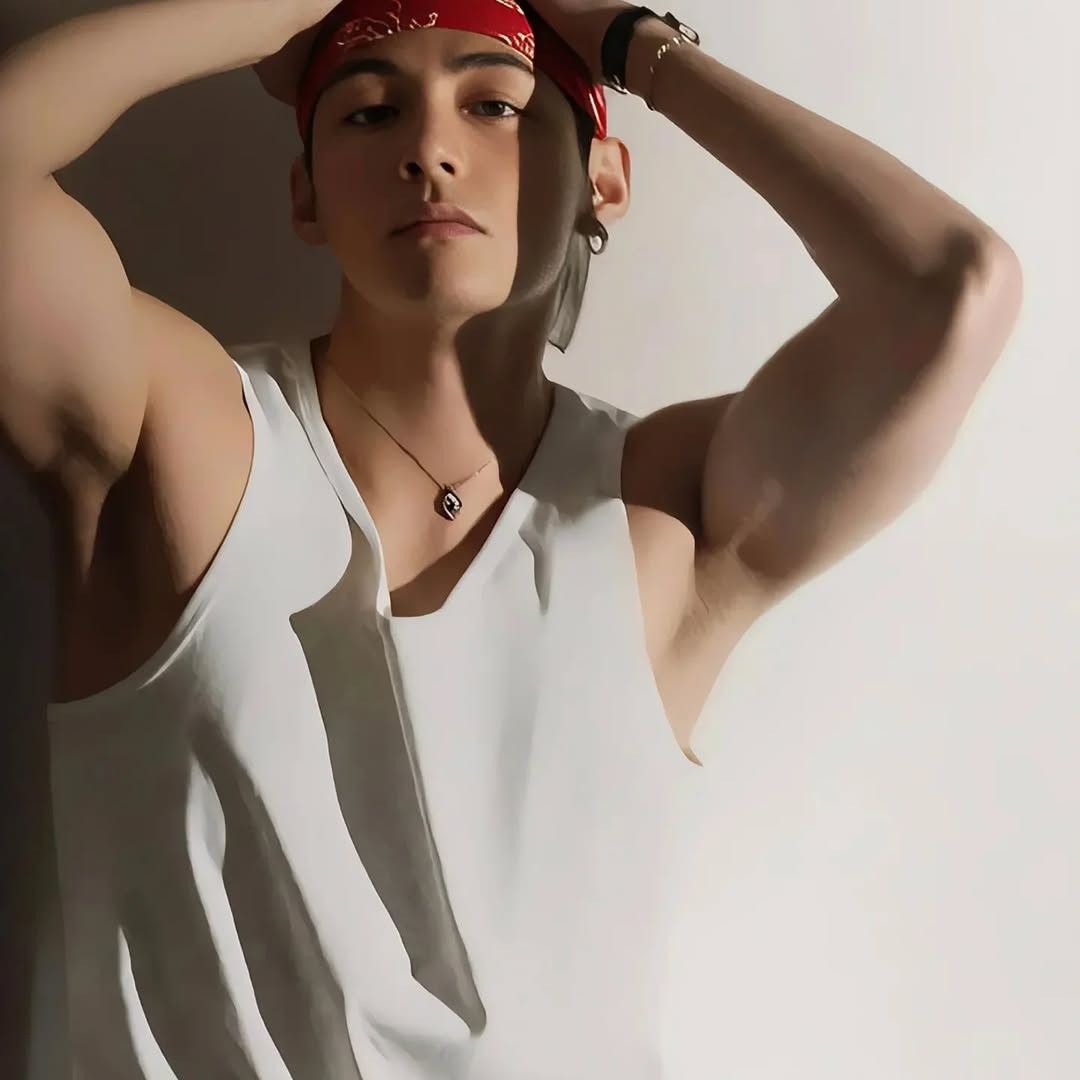 Recent activity shot of V (BTS)