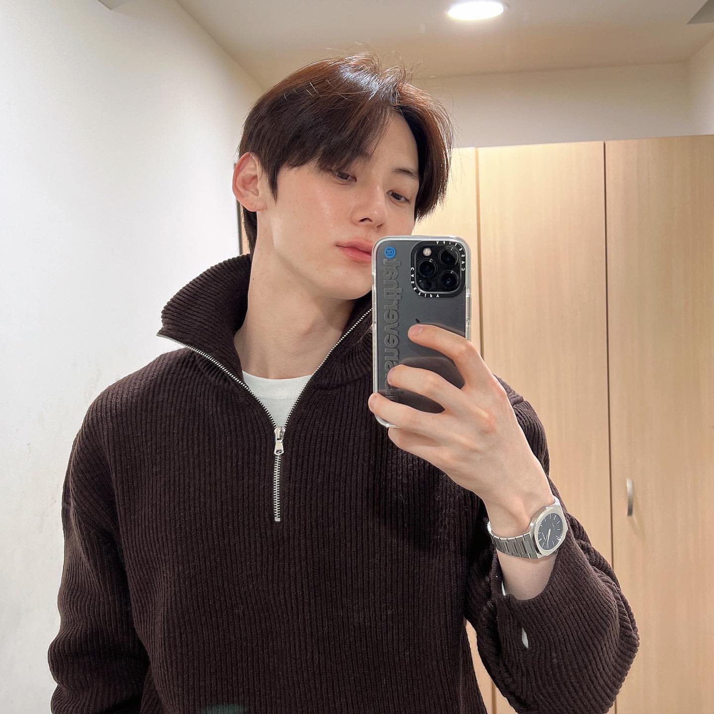 Behind-the-scenes cut of Hwang Minhyun