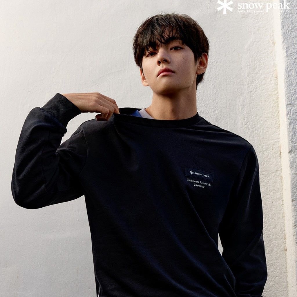 뷔 (방탄소년단)의 최신 사진