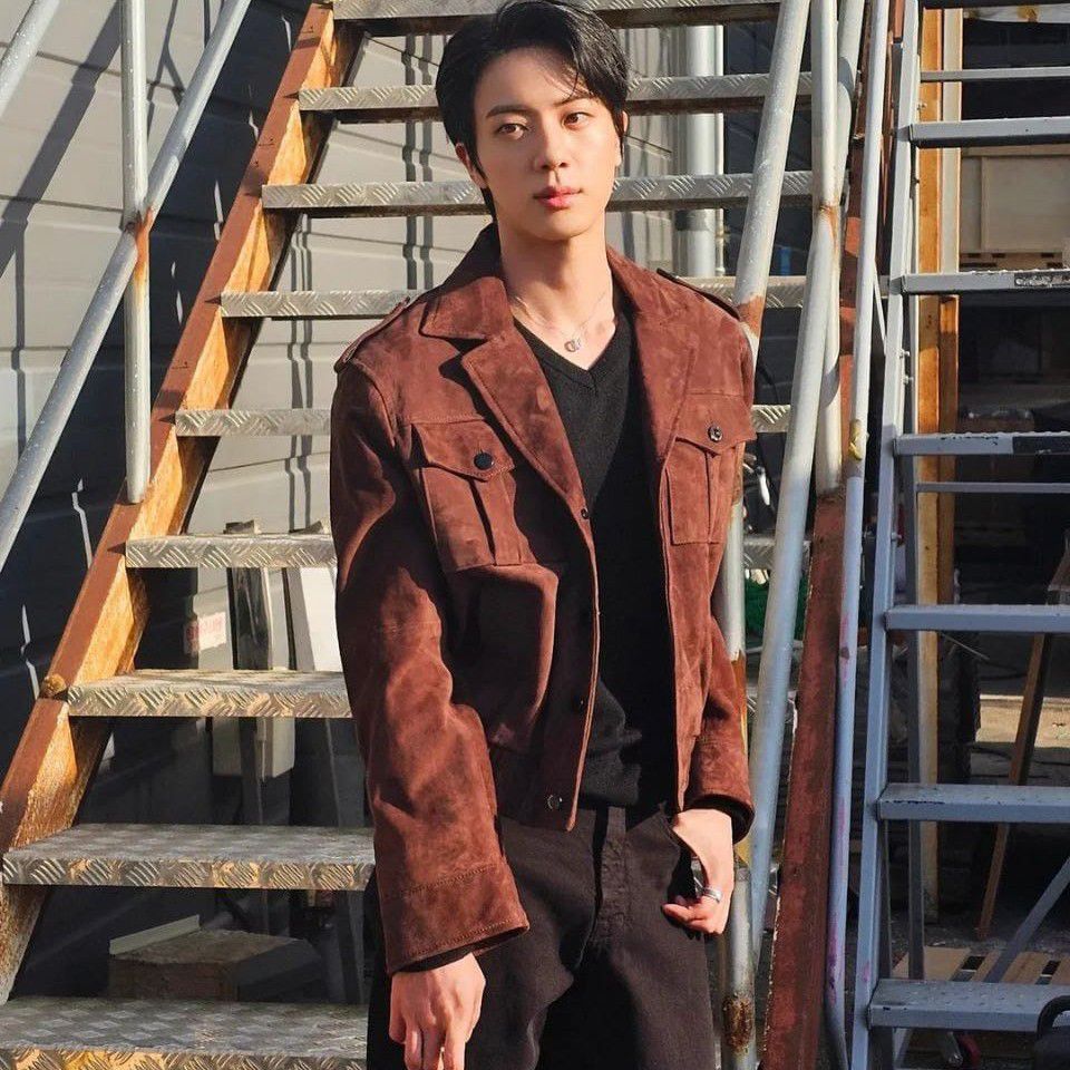 Potret di balik layar Jin (BTS)
