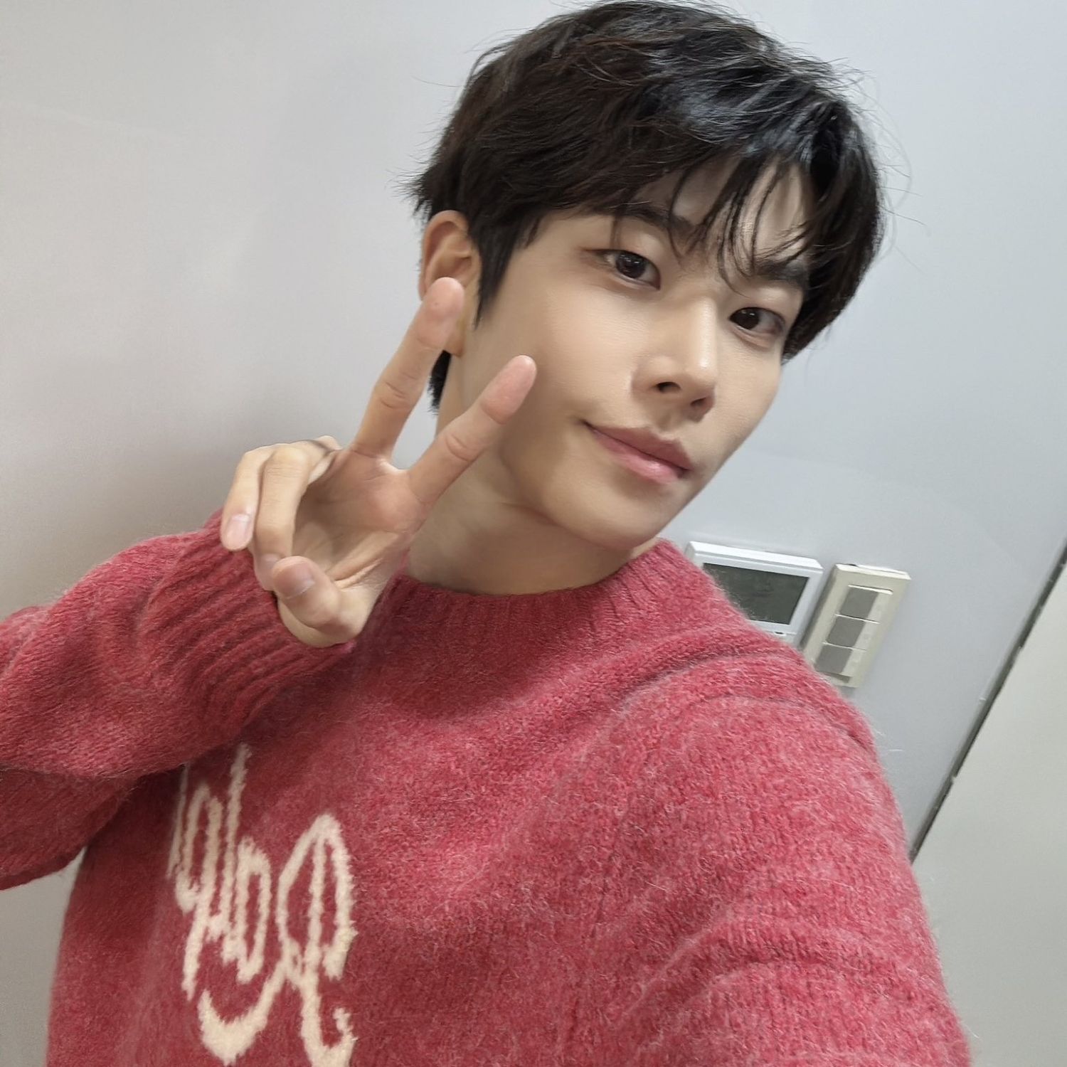 Behind-the-scenes cut of MJ (ASTRO)