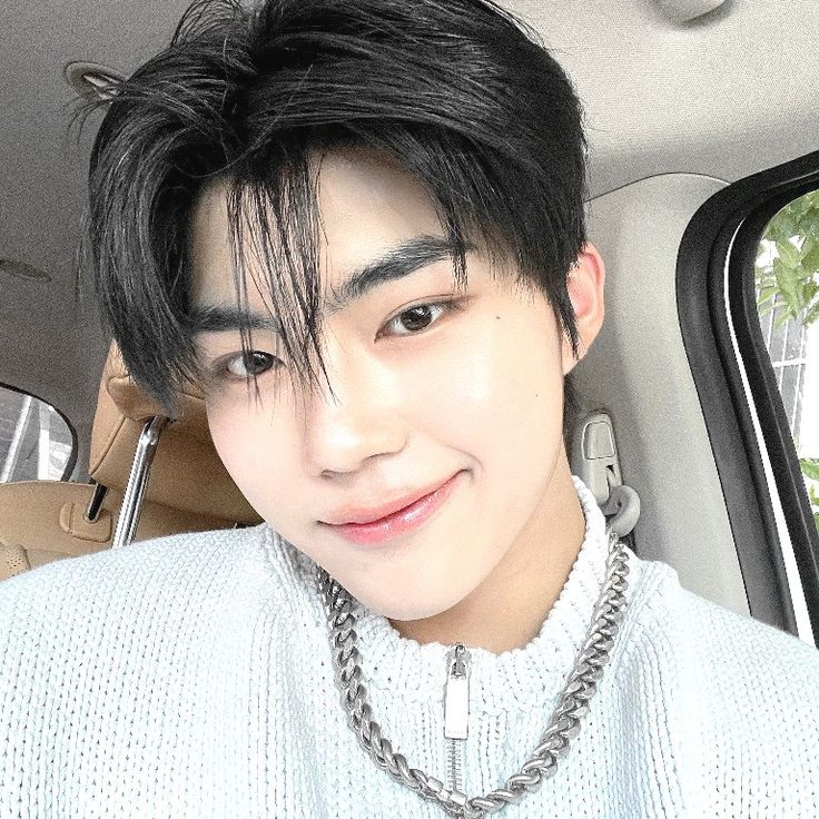 Recent activity shot of Park Gunwook (ZEROBASEONE)