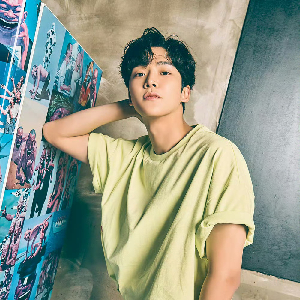 A moment captured by Rowoon's fan