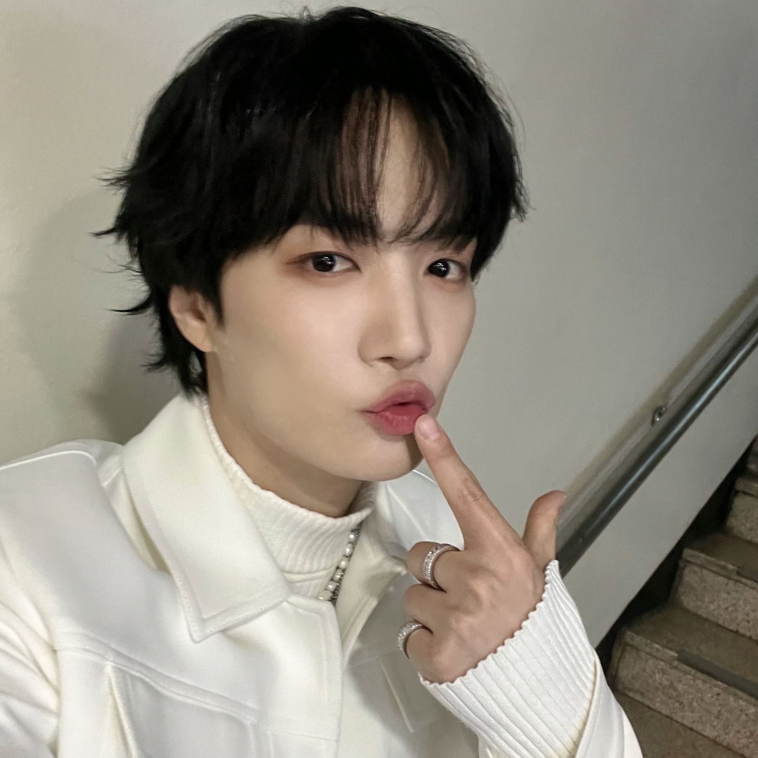 Behind-the-scenes cut of Kim Jonghyeon