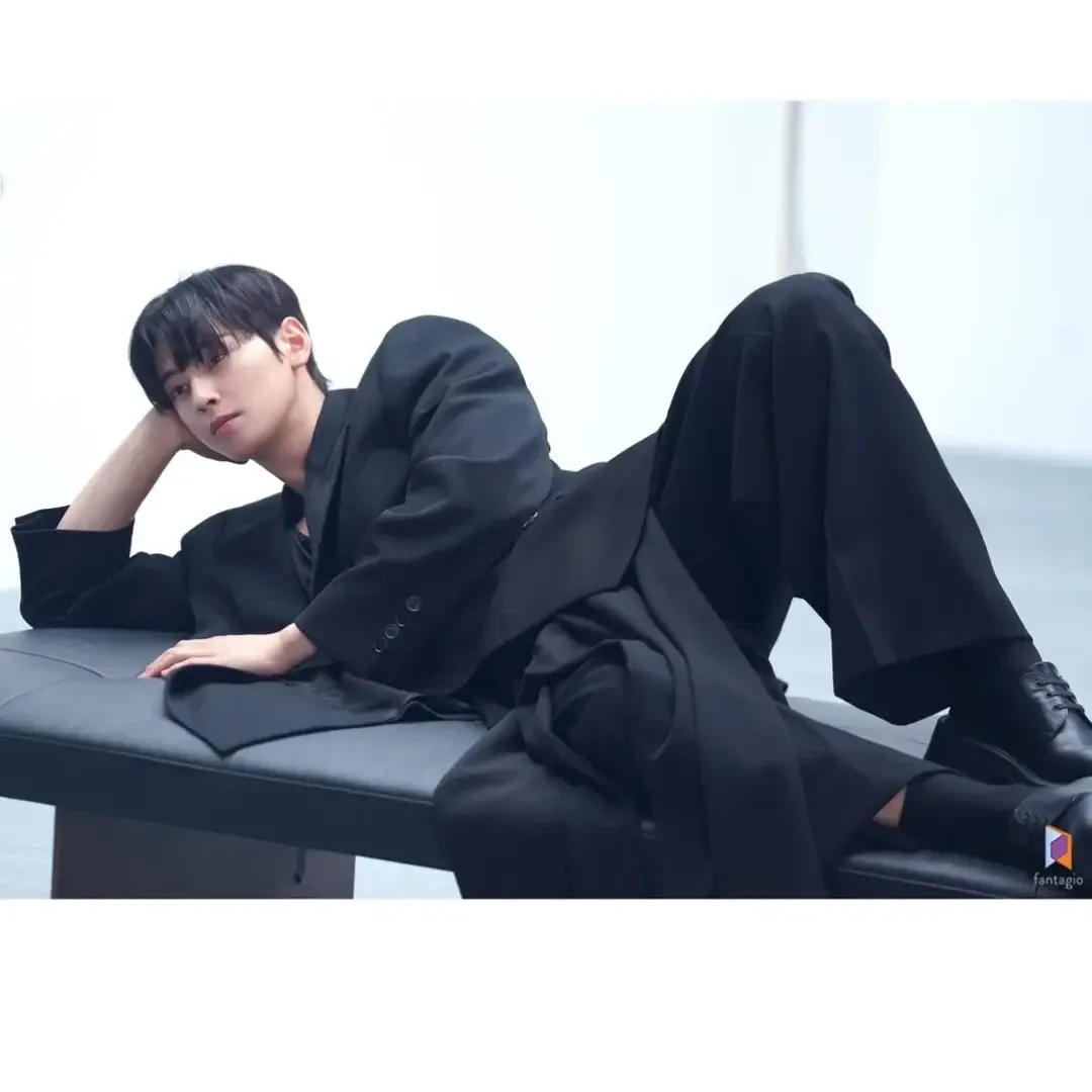 Latest photo of Eunwoo (ASTRO)