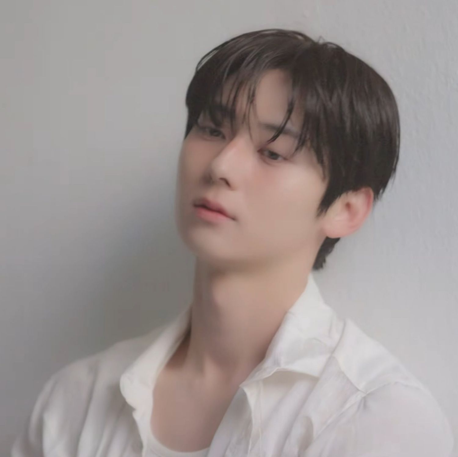 Behind-the-scenes cut of Hwang Minhyun