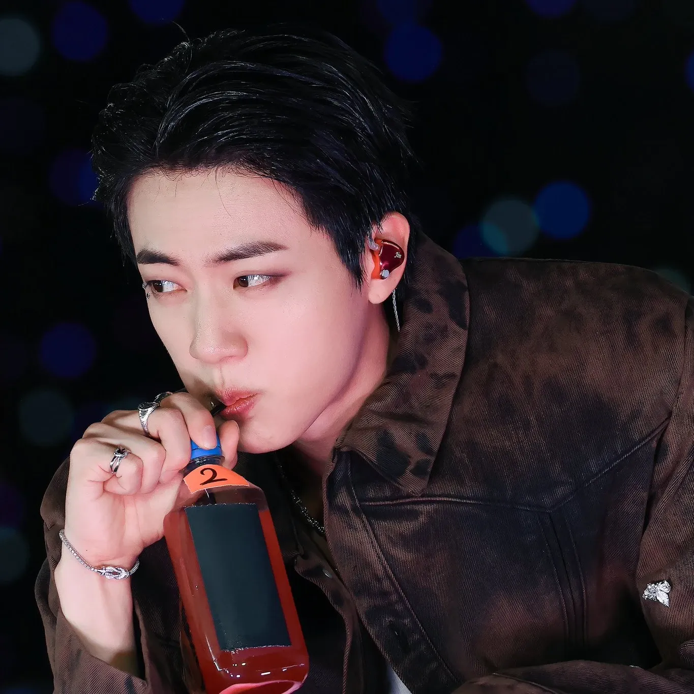 Foto aktivitas terbaru Jin (BTS)