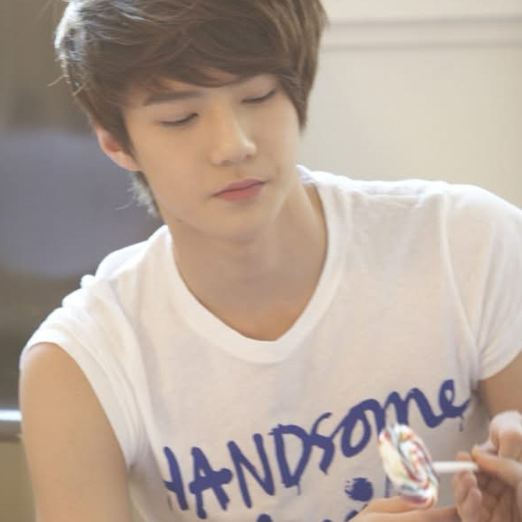 세훈 (EXO)의 최신 사진