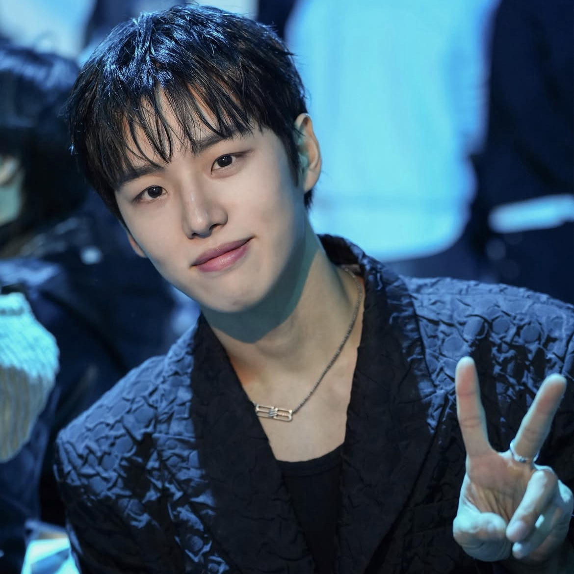 A moment captured by Hongseok (PENTAGON)'s fan