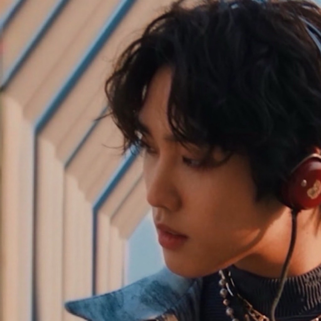 Behind-the-scenes cut of Jacob (THE BOYZ)