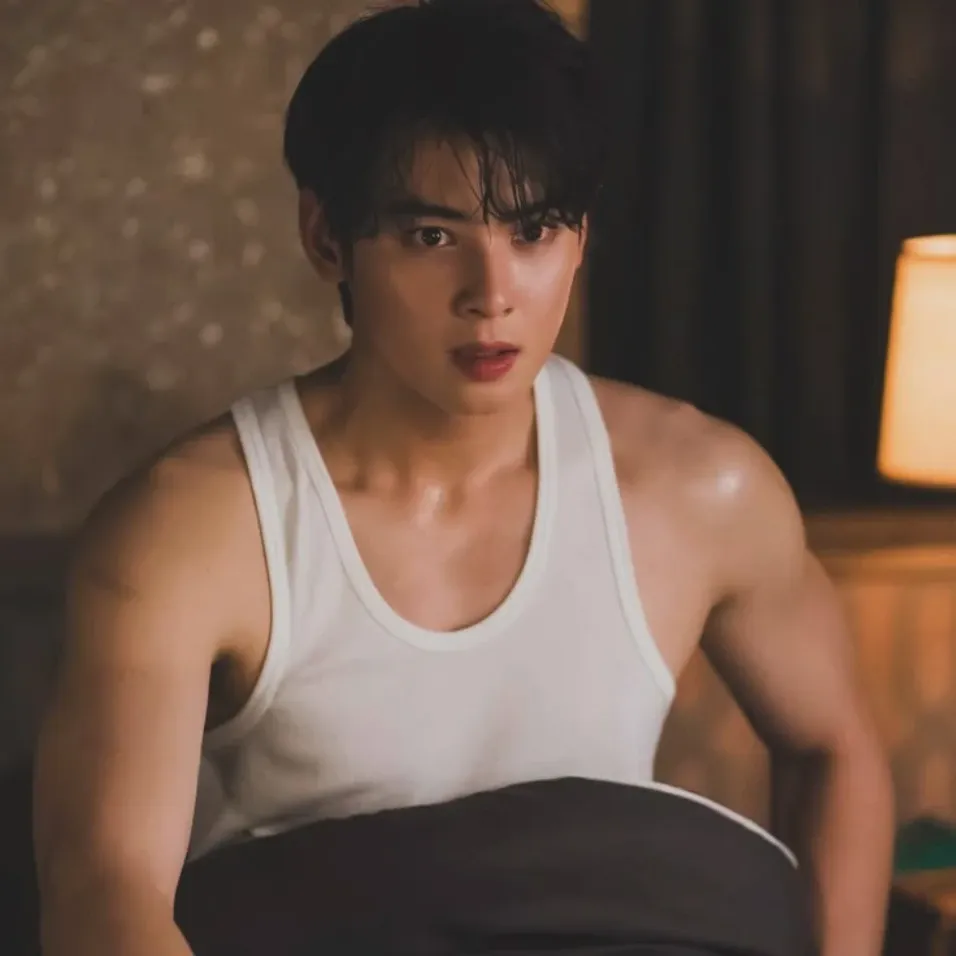 Latest photo of Eunwoo (ASTRO)