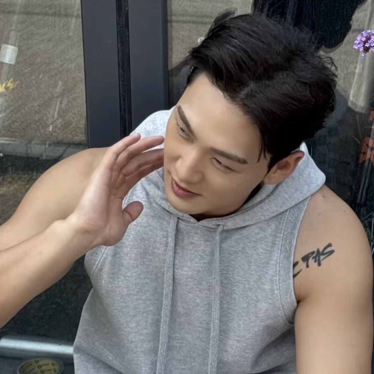 백호의 비하인드 컷