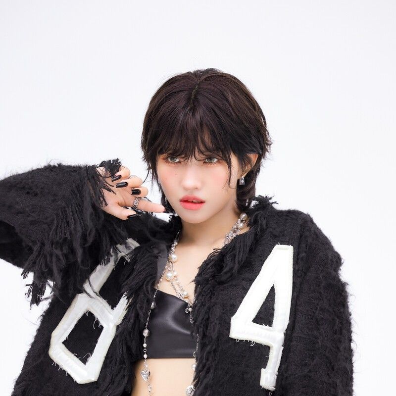 Latest photo of Soyeon (i-dle)