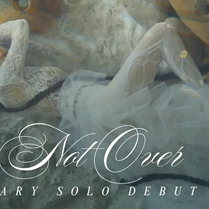 Behind-the-scenes cut of Tiffany Young (Girls' Generation)