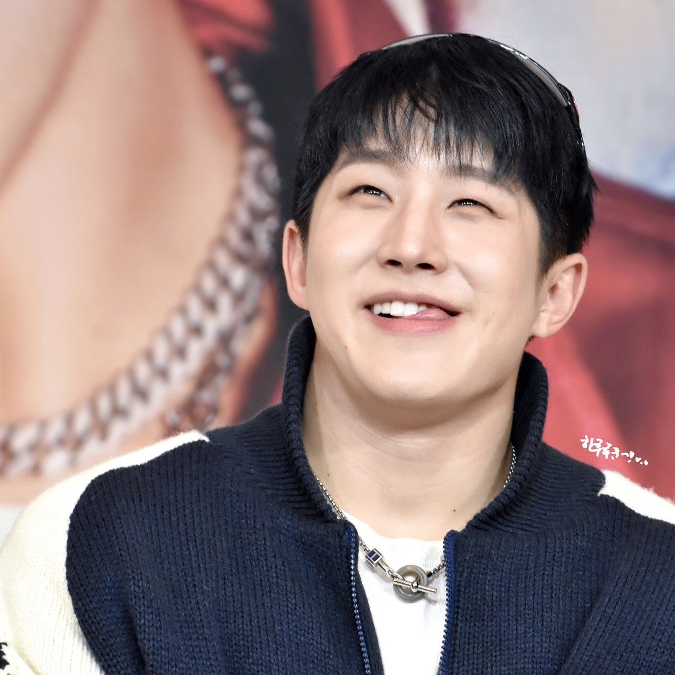 Latest photo of Jinjin (ASTRO)