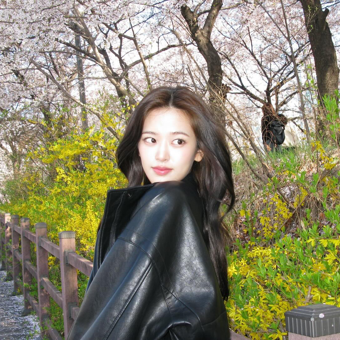 A moment captured by IVE's fan