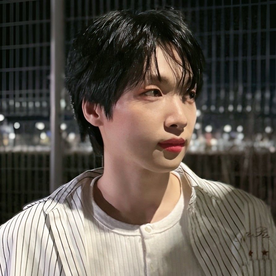 Recent activity shot of Jeong Sewoon