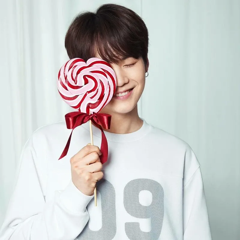 SUGA (防彈少年團)的最新活動照片