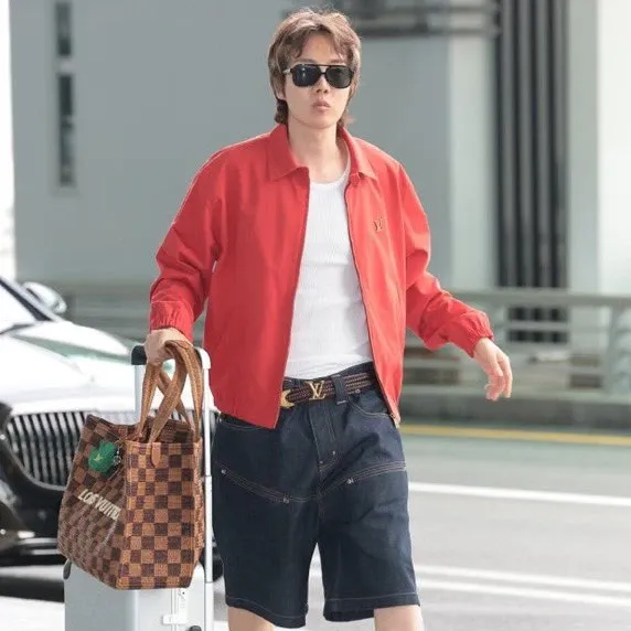 Foto terbaru j-hope (BTS)