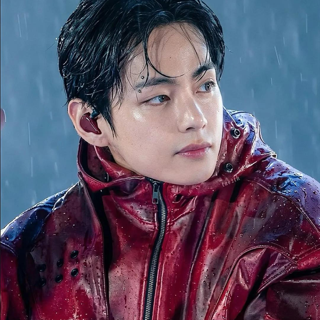 Latest photo of V (BTS)