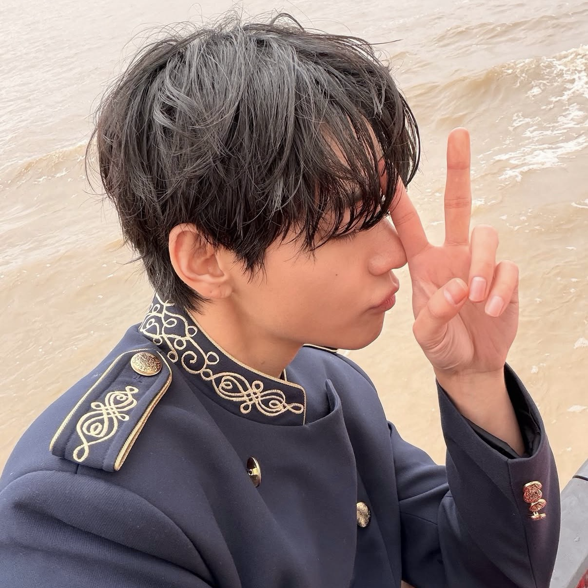 V (防弹少年团)的最新照片