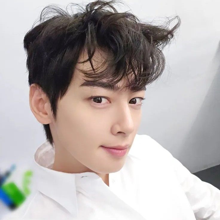 Latest photo of Eunwoo (ASTRO)