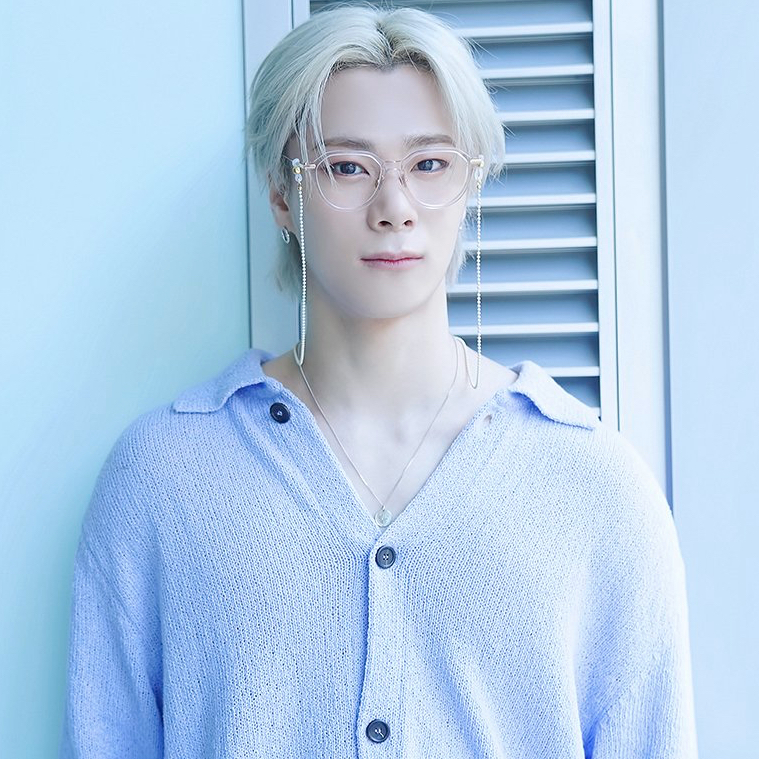 Behind-the-scenes cut of Moonbin (ASTRO)
