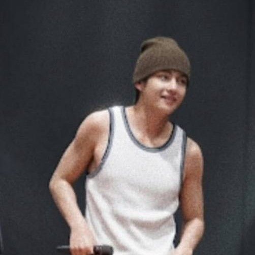 뷔 (방탄소년단)의 최신 사진