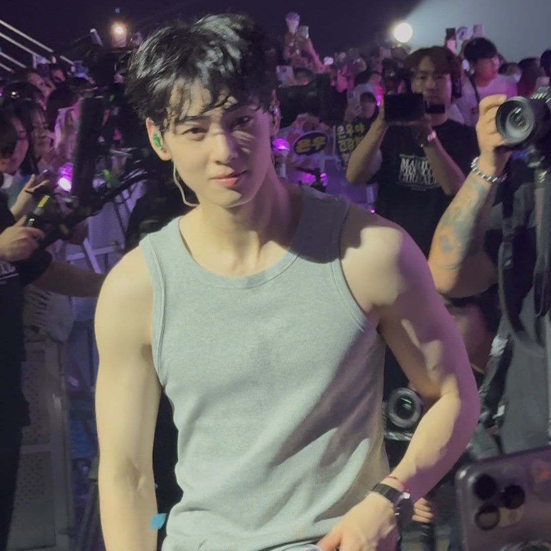 Latest photo of Eunwoo (ASTRO)