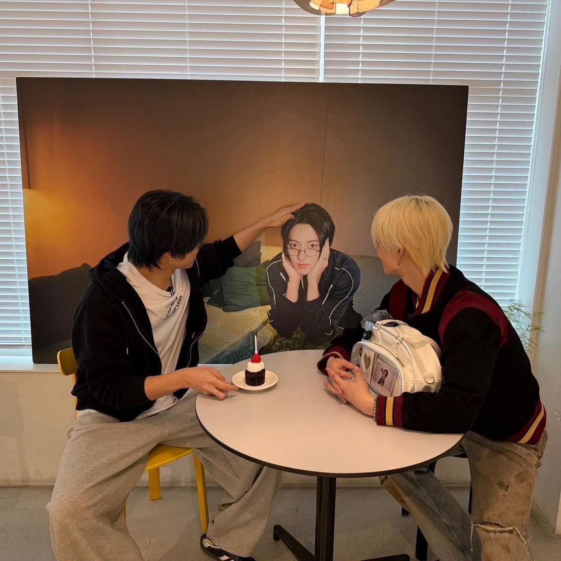 Momen yang diabadikan oleh penggemar TREASURE