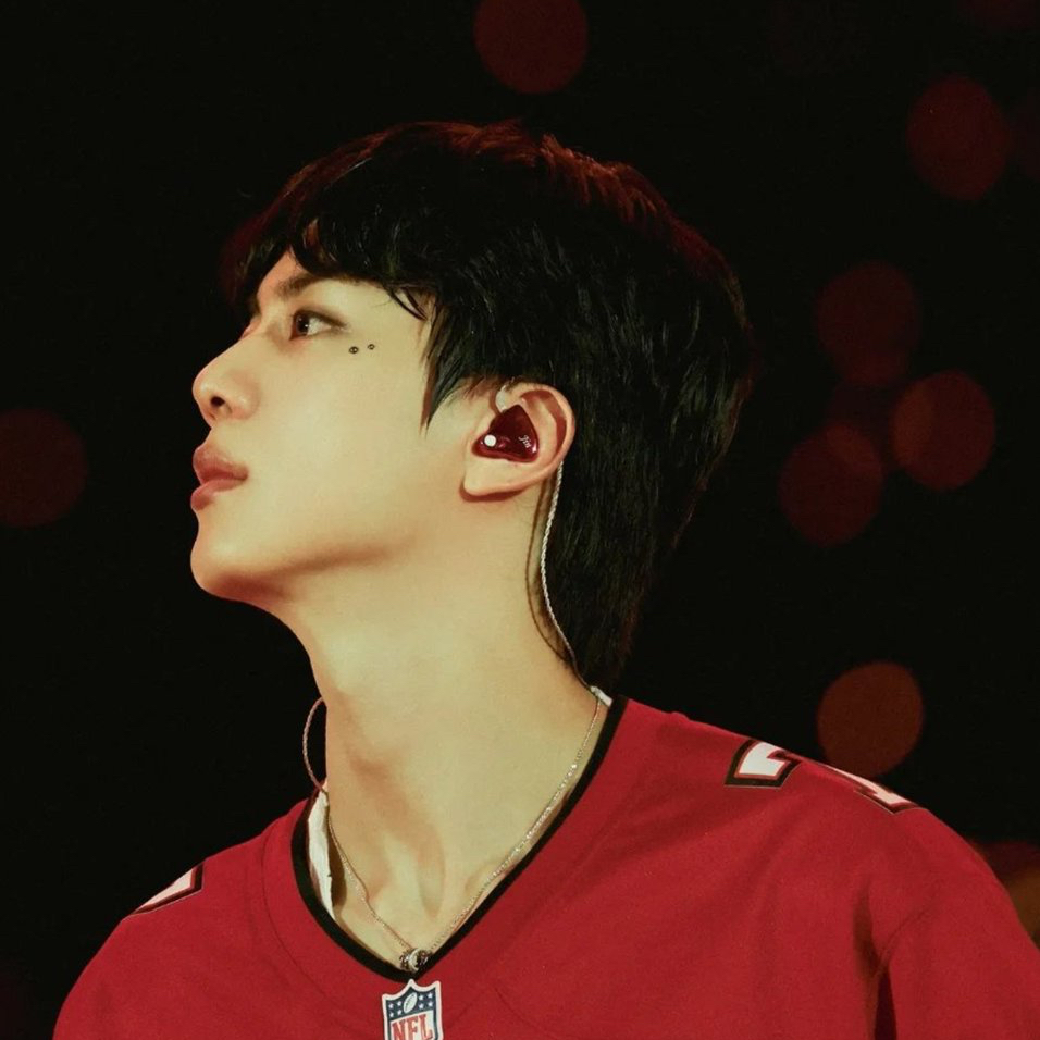 진 (방탄소년단) 최근 활동샷
