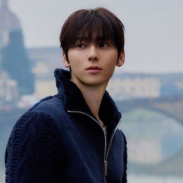 황민현 최근 활동샷