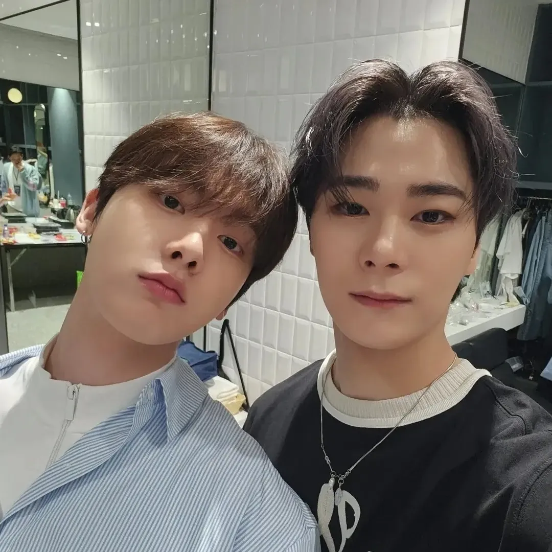 A moment captured by Moonbin (ASTRO)'s fan
