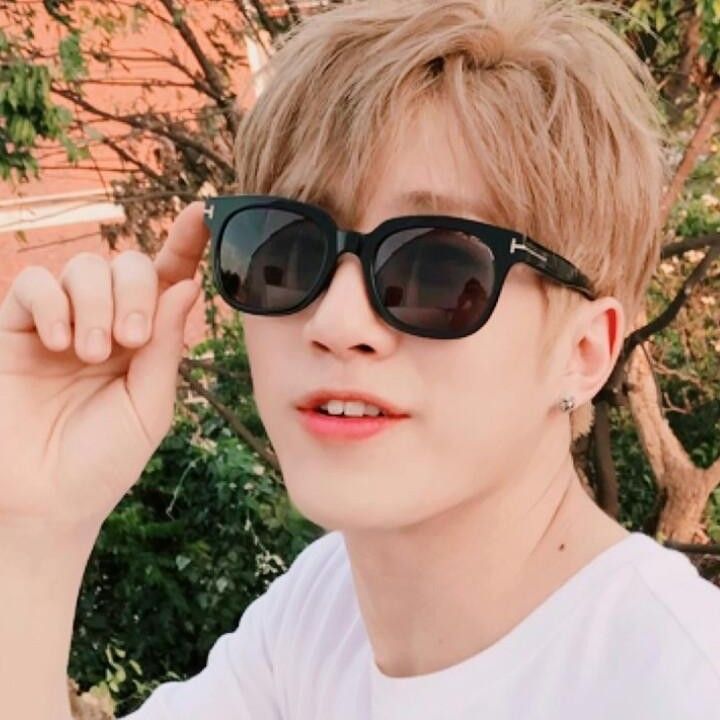 Behind-the-scenes cut of Jinjin (ASTRO)