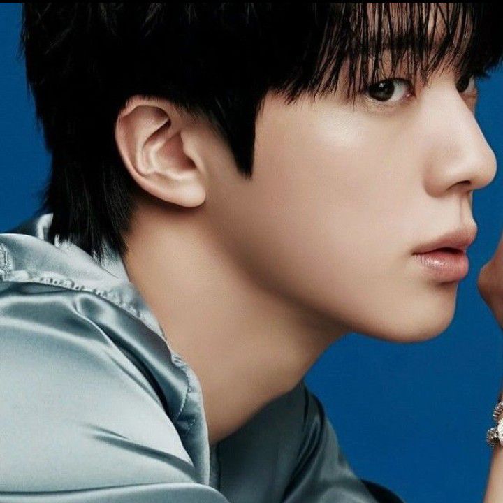 ジン (BTS)の最新写真