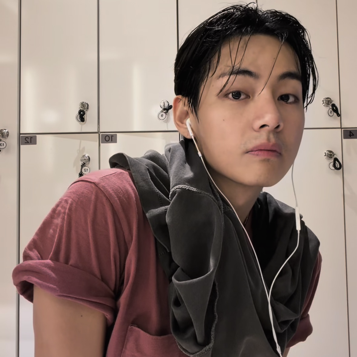 A moment captured by V (BTS)'s fan