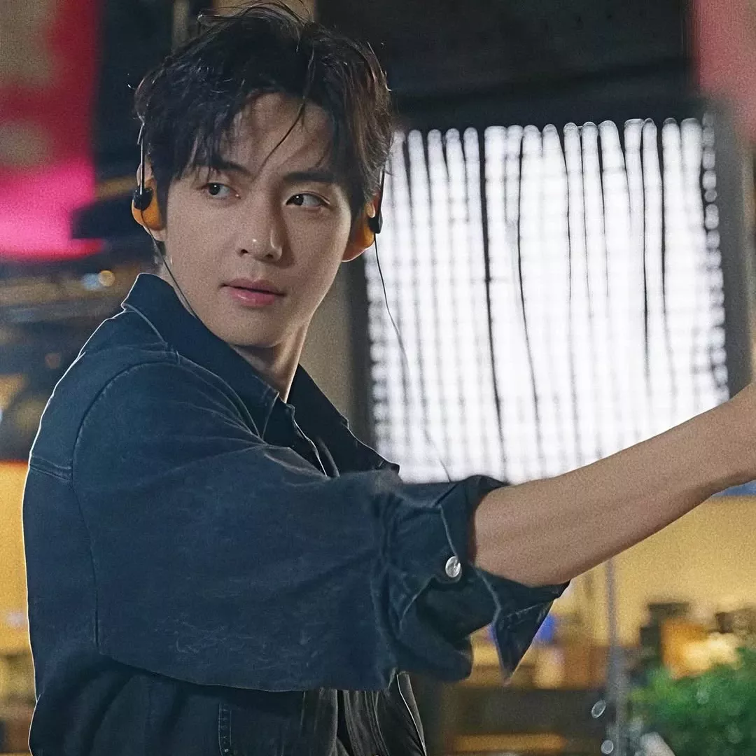 A moment captured by V (BTS)'s fan