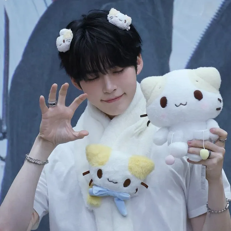 Behind-the-scenes cut of Sung Hanbin (ZEROBASEONE)
