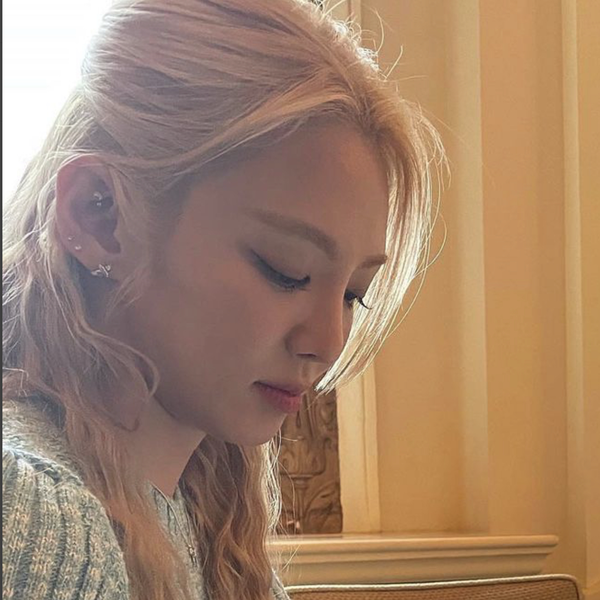 Signature photo of Hyoyeon (Girls' Generation) capturing their charm