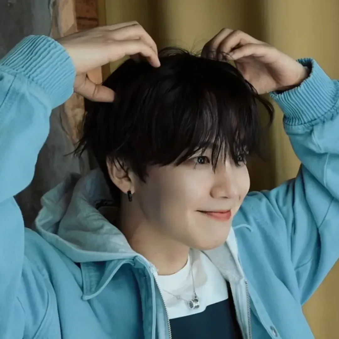 Behind-the-scenes cut of Lim Youngmin