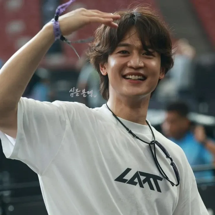 Behind-the-scenes cut of Minho (SHINee)